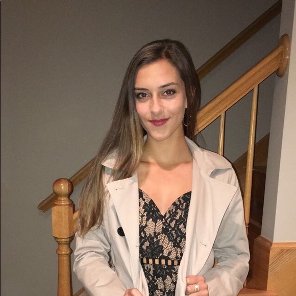 Meet your Posher, Olivia - Picture 1 of 1